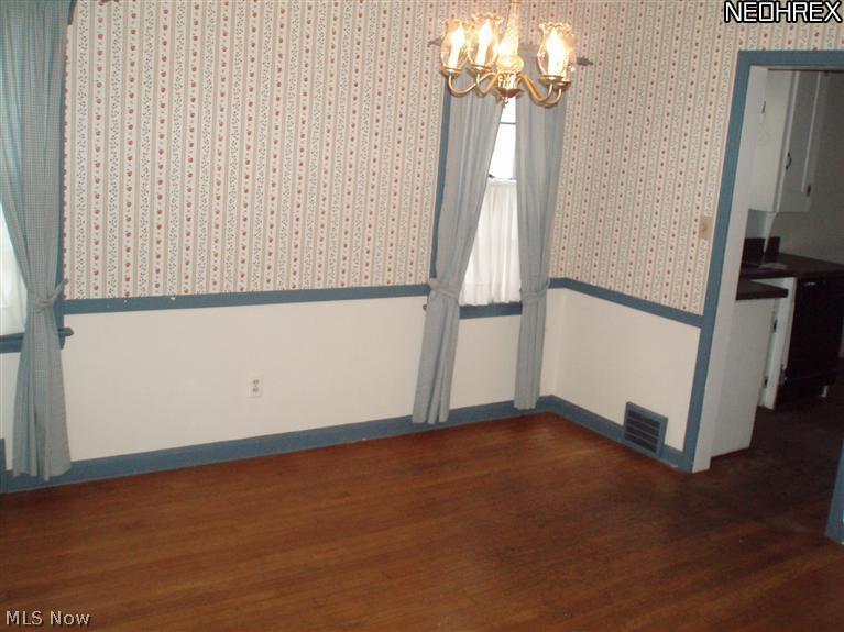3506 Boynton Road Cleveland Heights, OH 44121 - Photo 4 of 11