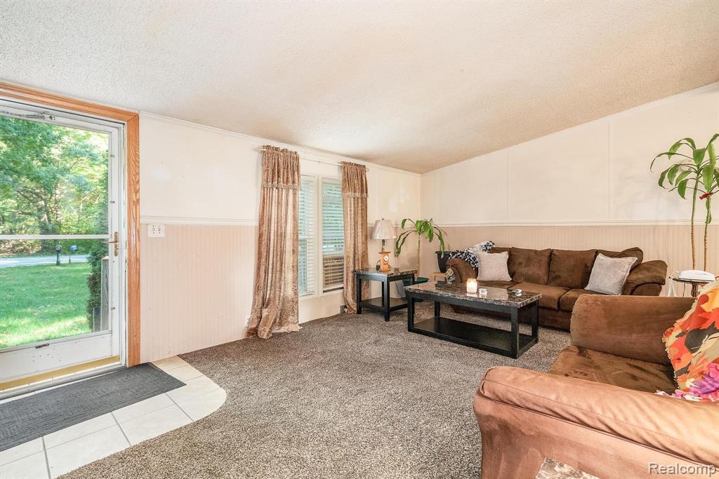 10225 Tuttle Hill Road Maybee, MI 48159 - Photo 10 of 26