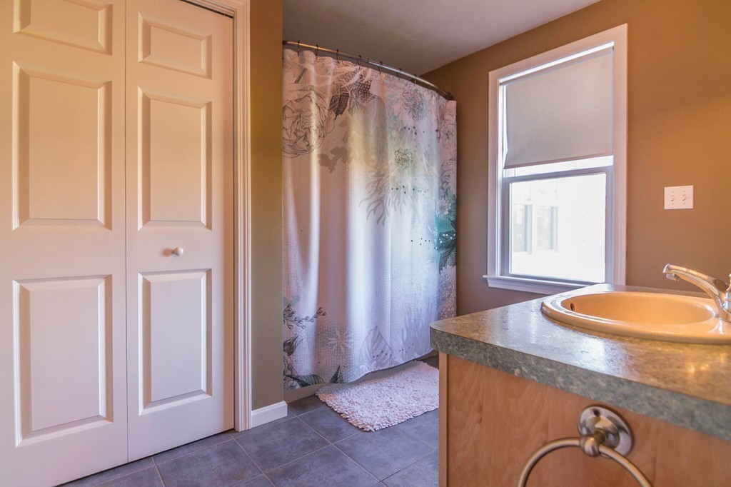 77 Irish Lane Rutland, MA 01543 - Photo 14 of 28