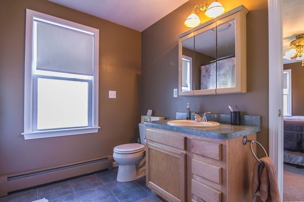 77 Irish Lane Rutland, MA 01543 - Photo 15 of 28