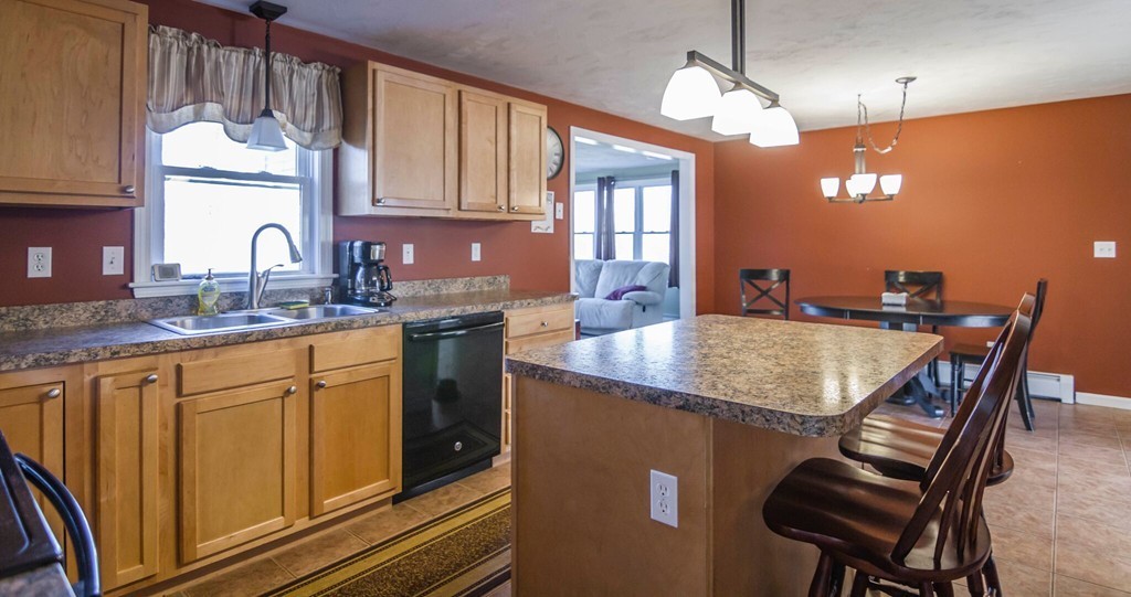 77 Irish Lane Rutland, MA 01543 - Photo 2 of 28