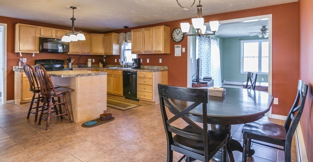 77 Irish Lane Rutland, MA 01543 - Photo 4 of 28