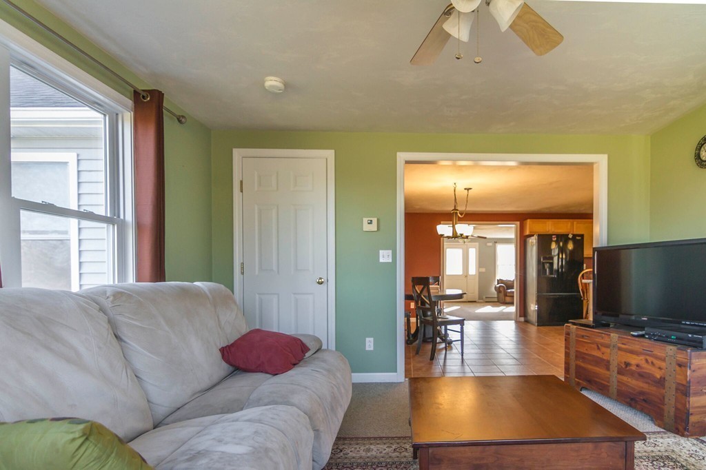 77 Irish Lane Rutland, MA 01543 - Photo 8 of 28