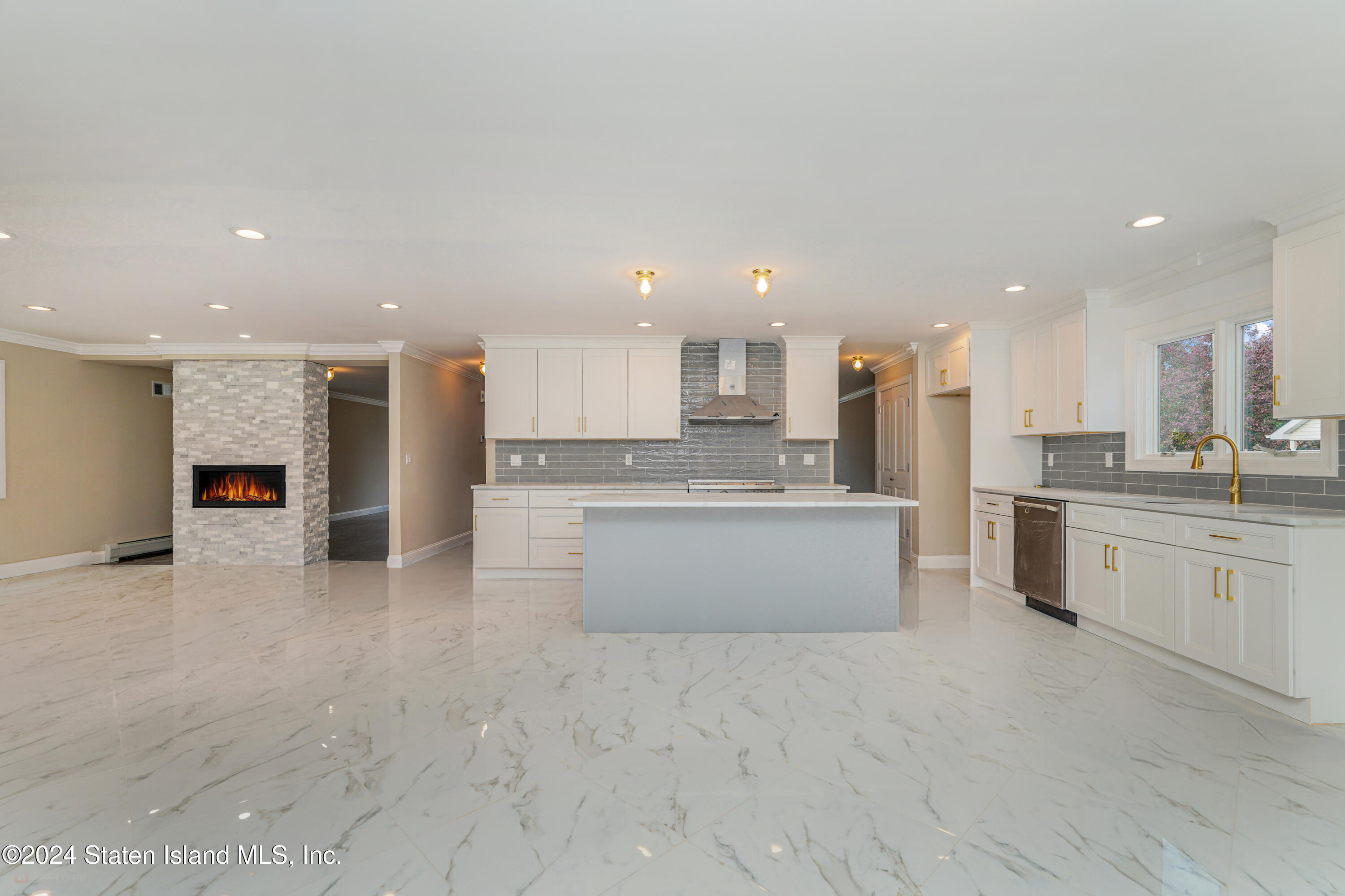 101 Bedell Avenue Staten Island, NY 10307 - Photo 15 of 40 Photo Nov 02 2024, 10 14 16 PM