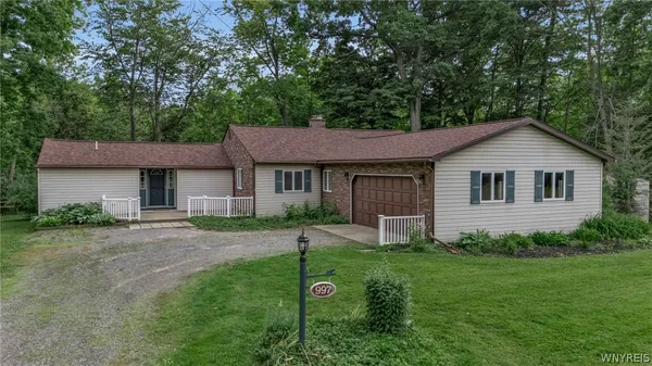 $389,900 | 997 Sweet Road, East Aurora, NY 14052