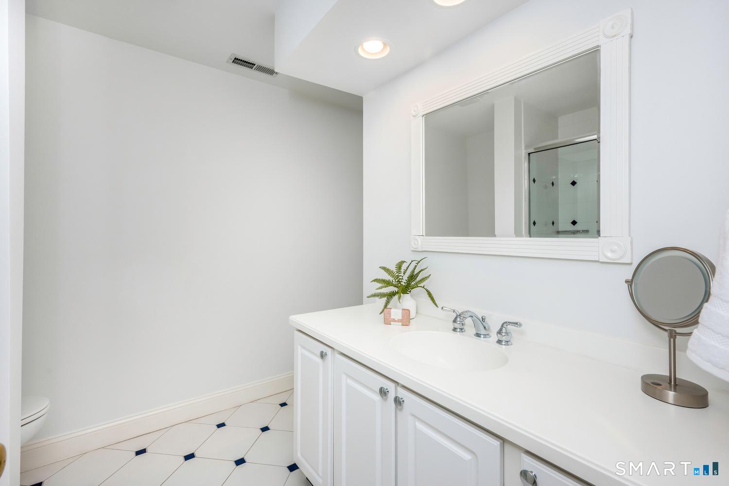 4 Seagate Road Darien, CT 06820 - Photo 23 of 40