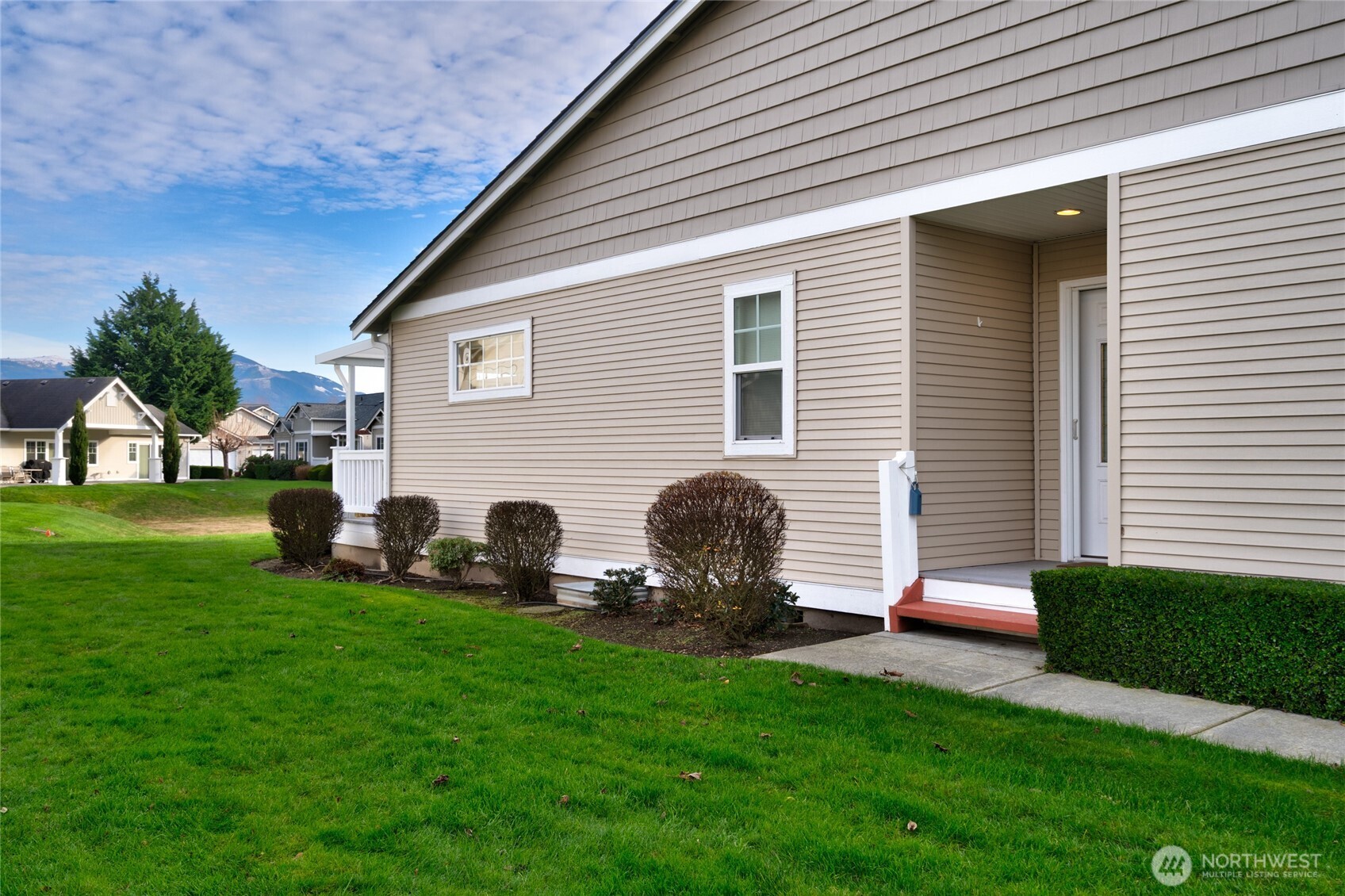 1202 Decatur Circle, Unit 20B Burlington, WA 98233 - Photo 2 of 38