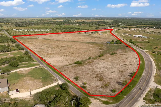 a view of an outdoor space