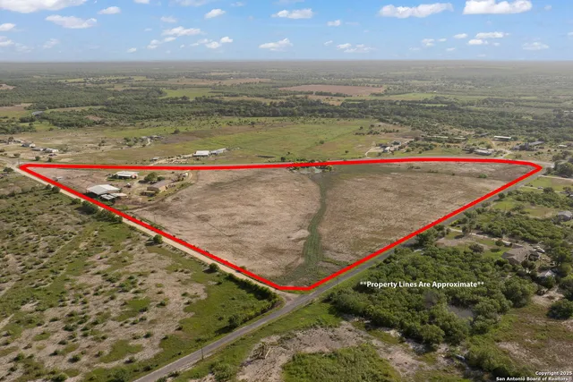 a view of an outdoor space