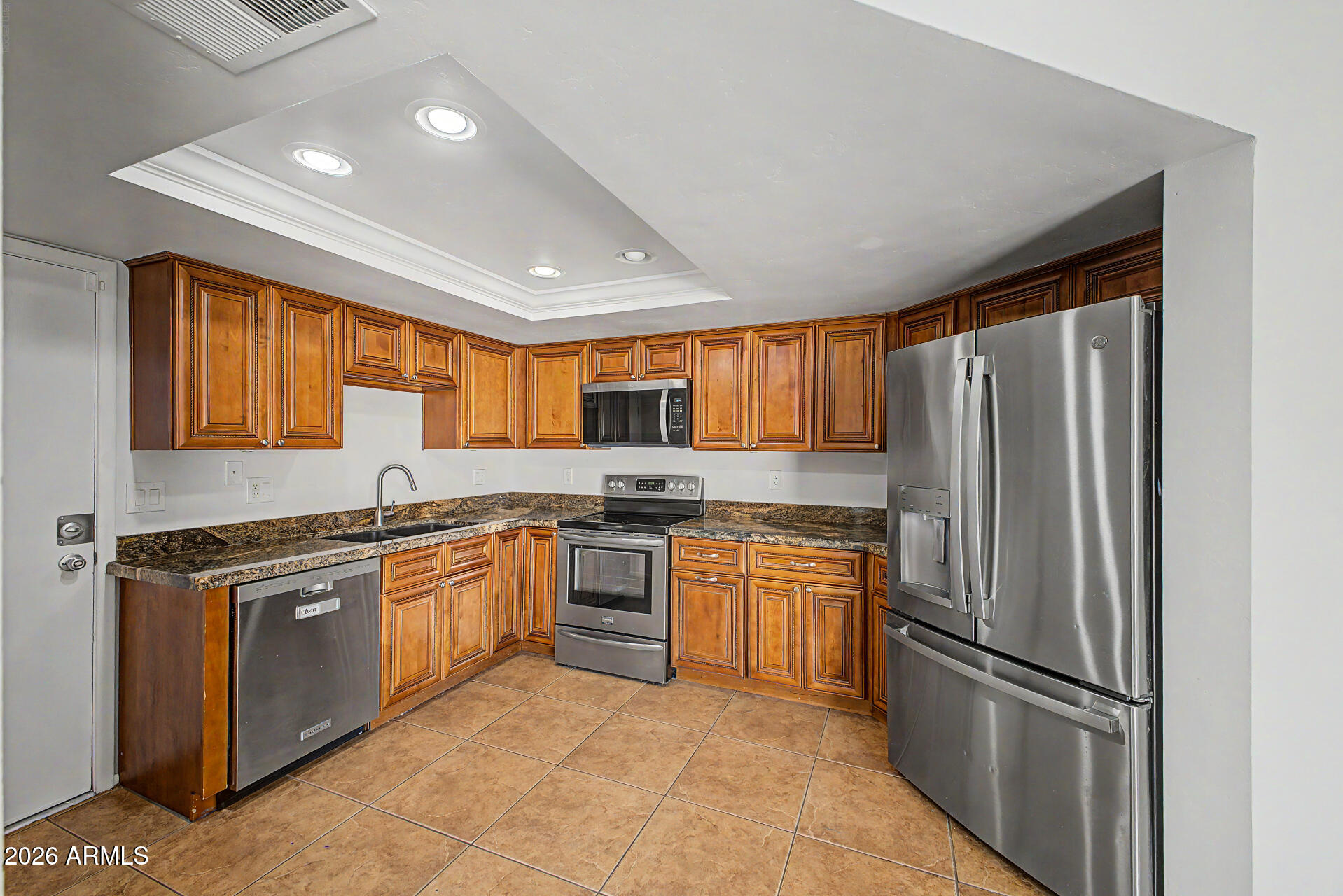 4122 West Calavar Road Phoenix, AZ 85053 - Photo 10 of 25