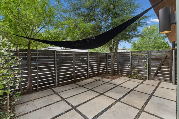 $2,550 | 2101 Montopolis Drive, Unit 18, Austin, TX 78741