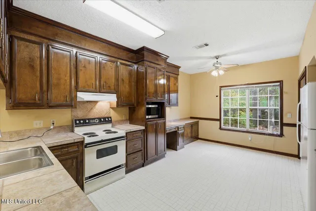 $295,000 | 105 Burnt Leaf Way, Clinton, MS 39056