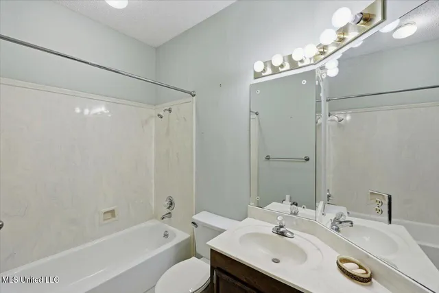 $295,000 | 105 Burnt Leaf Way, Clinton, MS 39056