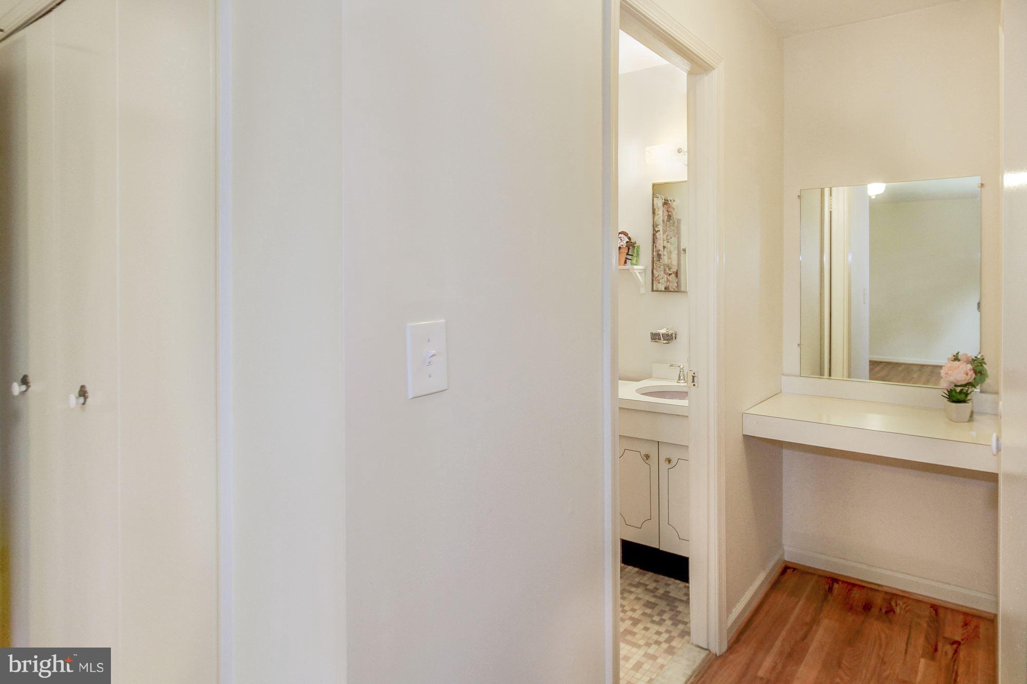 11320 Gainsborough Road Potomac, MD 20854 - Photo 14 of 23 Bath (Master)