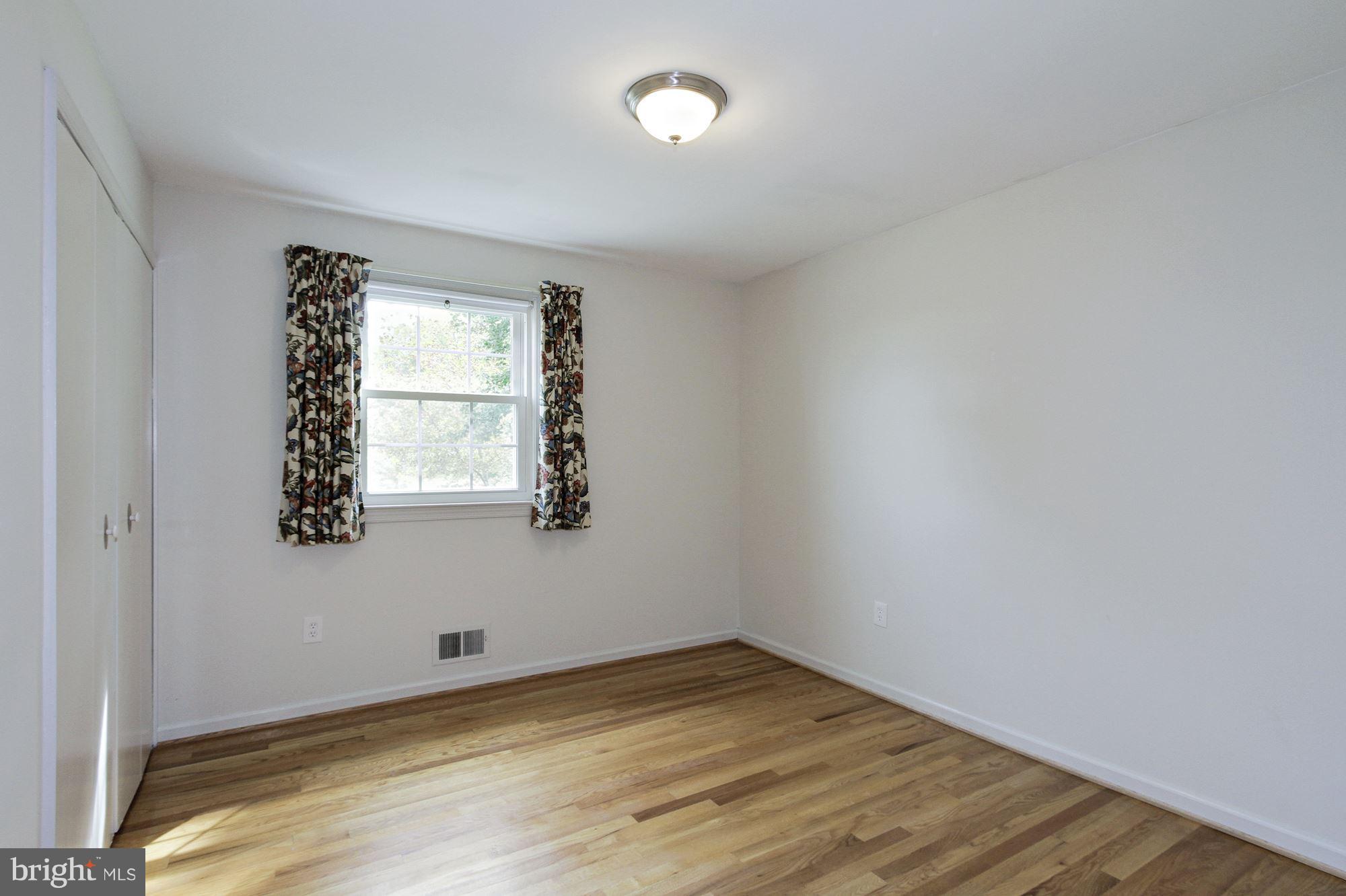 11320 Gainsborough Road Potomac, MD 20854 - Photo 19 of 23 Bedroom 4