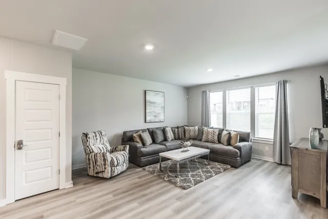 $2,300 | 5047 Percival Drive, Gallatin, TN 37066