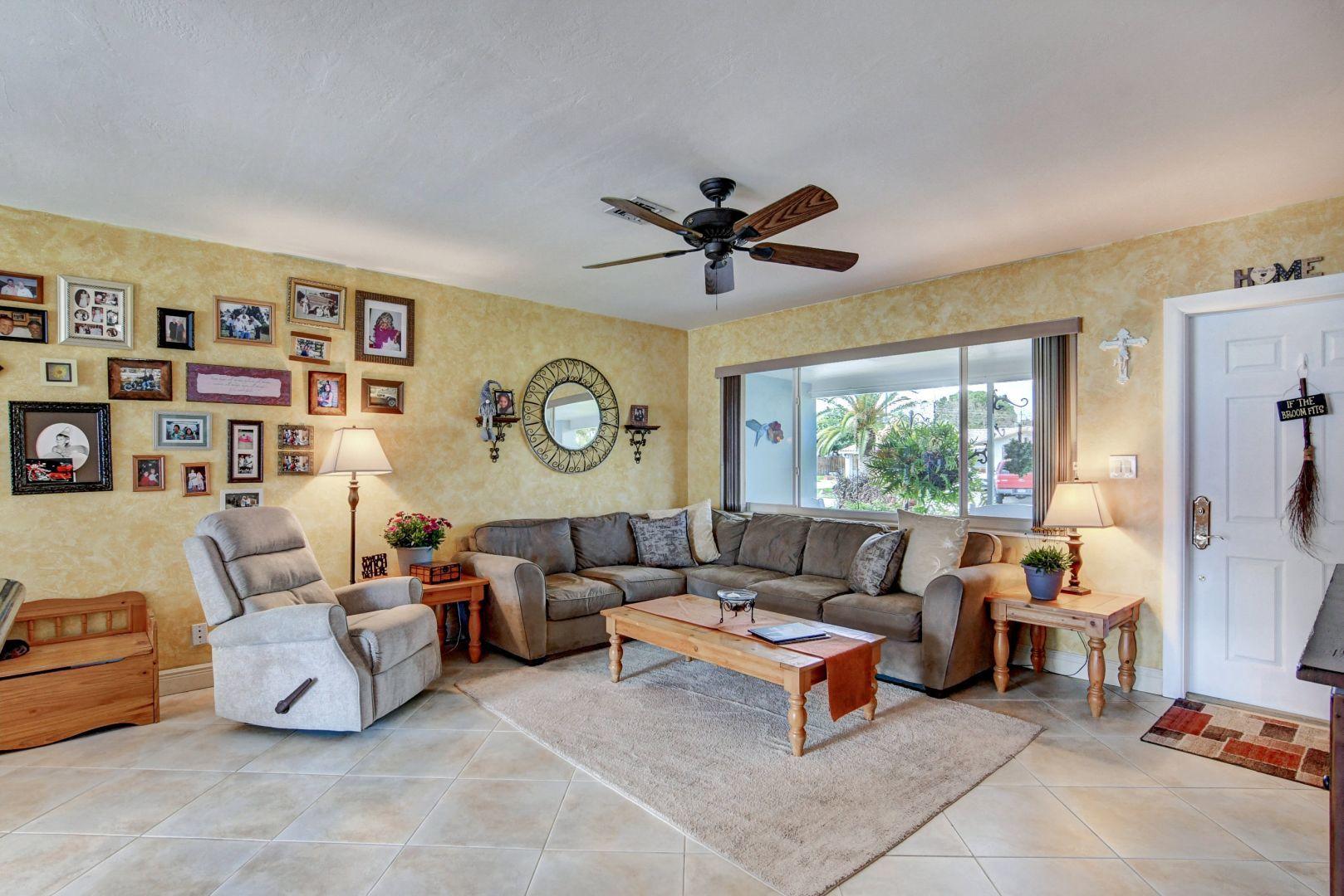 2232 Park Place Boca Raton, FL 33486 - Photo 3 of 46 08_dsc_2135_6_7_8_9