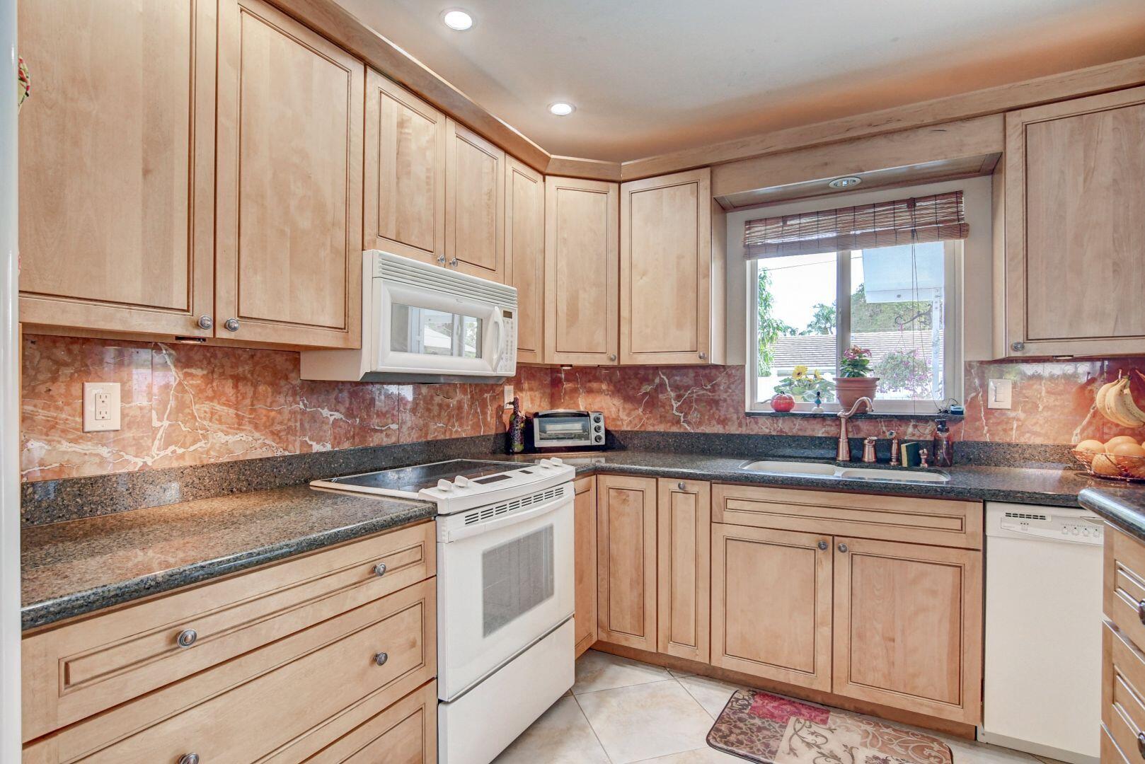 2232 Park Place Boca Raton, FL 33486 - Photo 10 of 46 15_dsc_2190_1_2_3_4