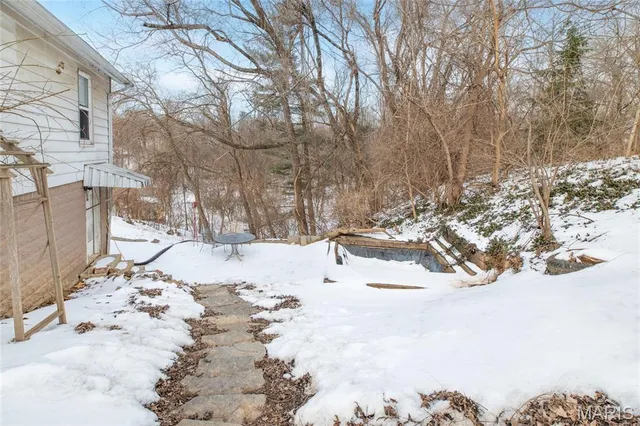 $59,900 | 2300 Agnes Street, Alton, IL 62002