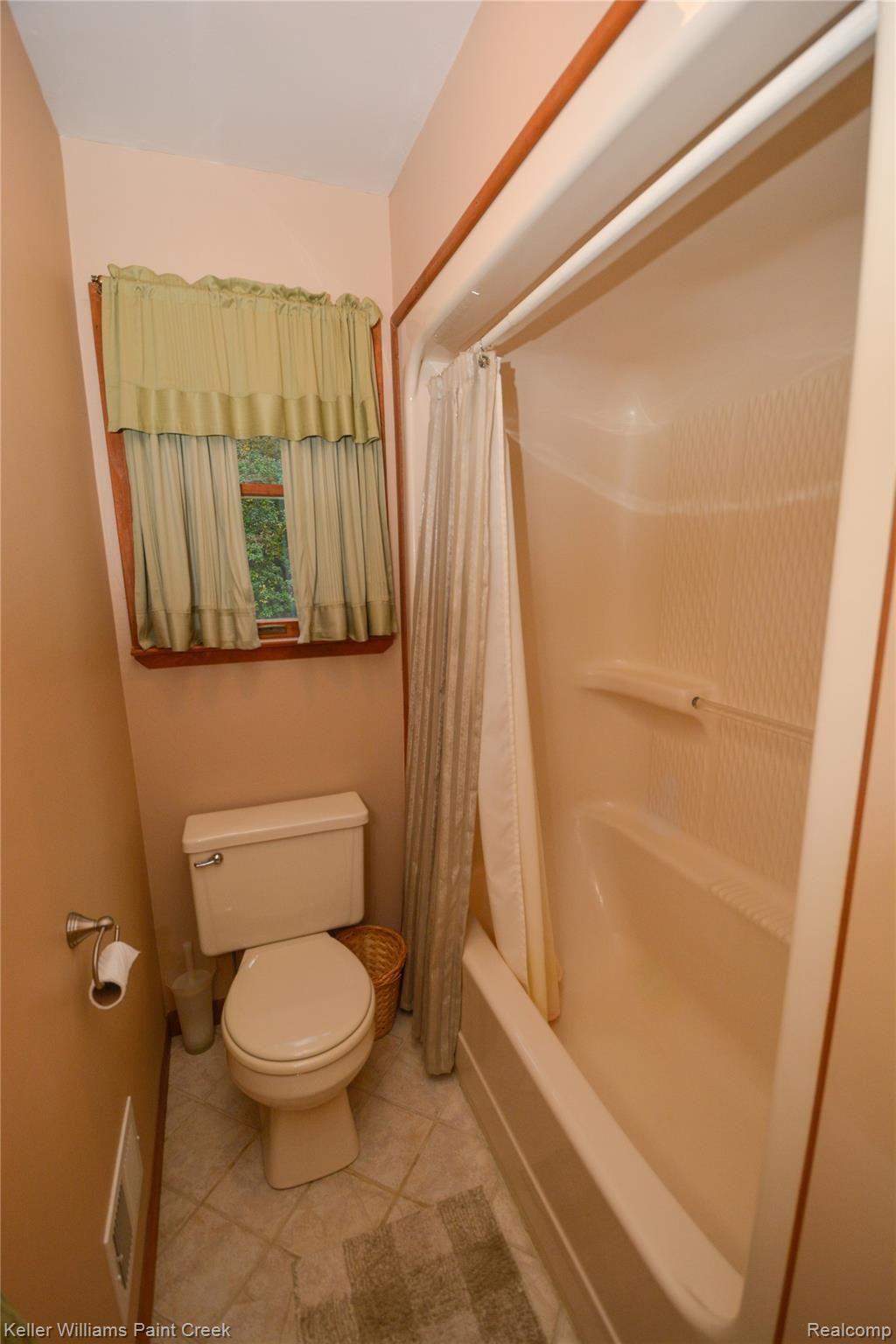 3152 Curtis Road Leonard, MI 48367 - Photo 30 of 36 Bath02.jpg