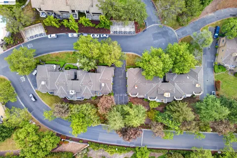 $700,000 | 610 Canyon Woods Court, Unit D, San Ramon, CA 94582