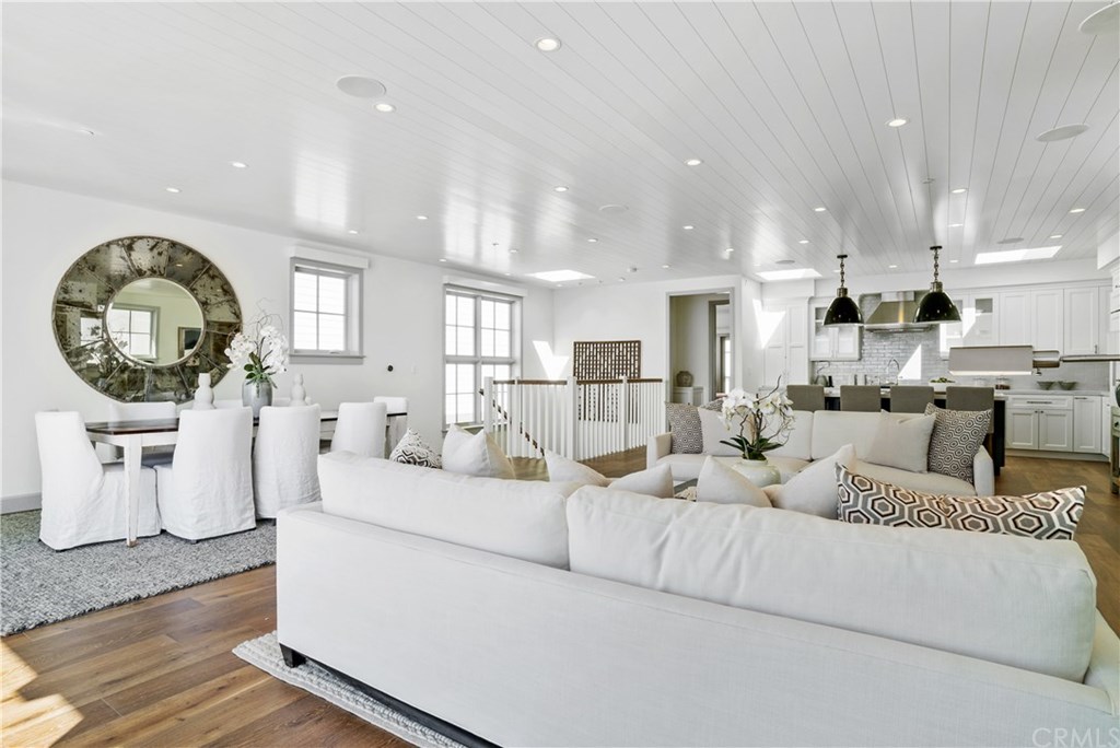 703 Bayview Drive Manhattan Beach, CA 90266 - Photo 11 of 31