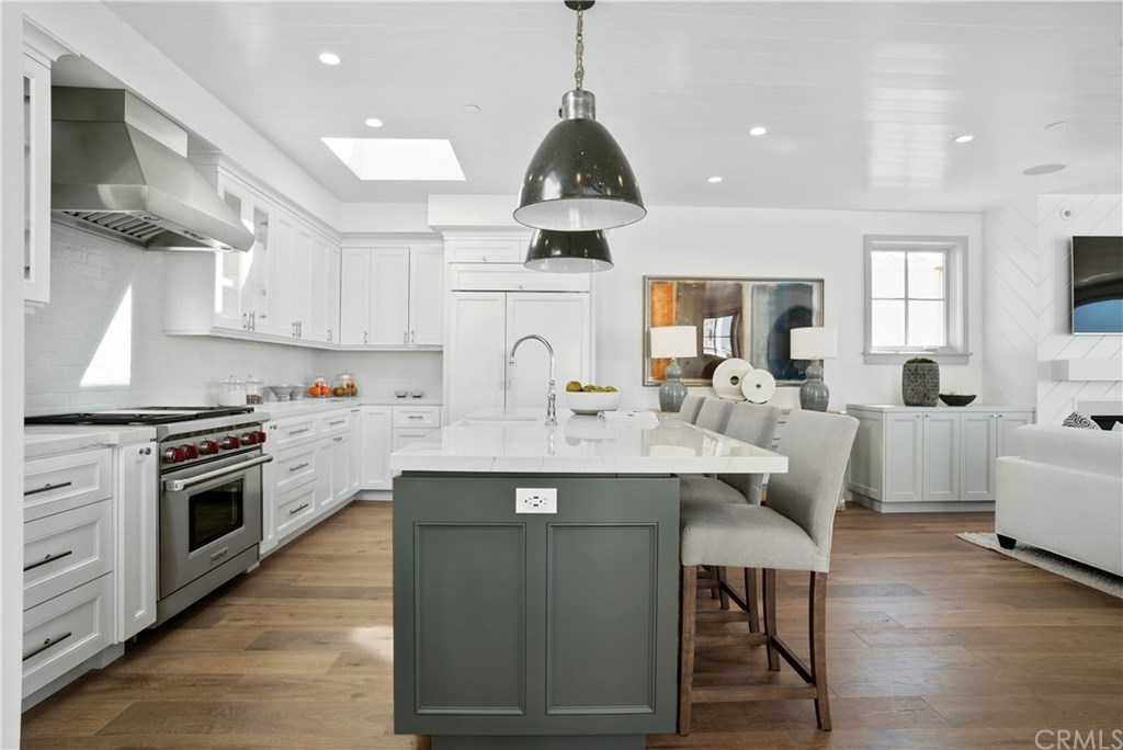 703 Bayview Drive Manhattan Beach, CA 90266 - Photo 5 of 31