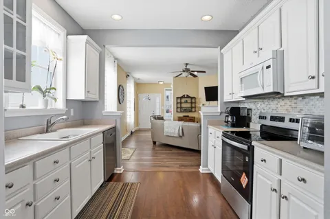 $290,000 | 3696 White Cliff Way, Whitestown, IN 46075