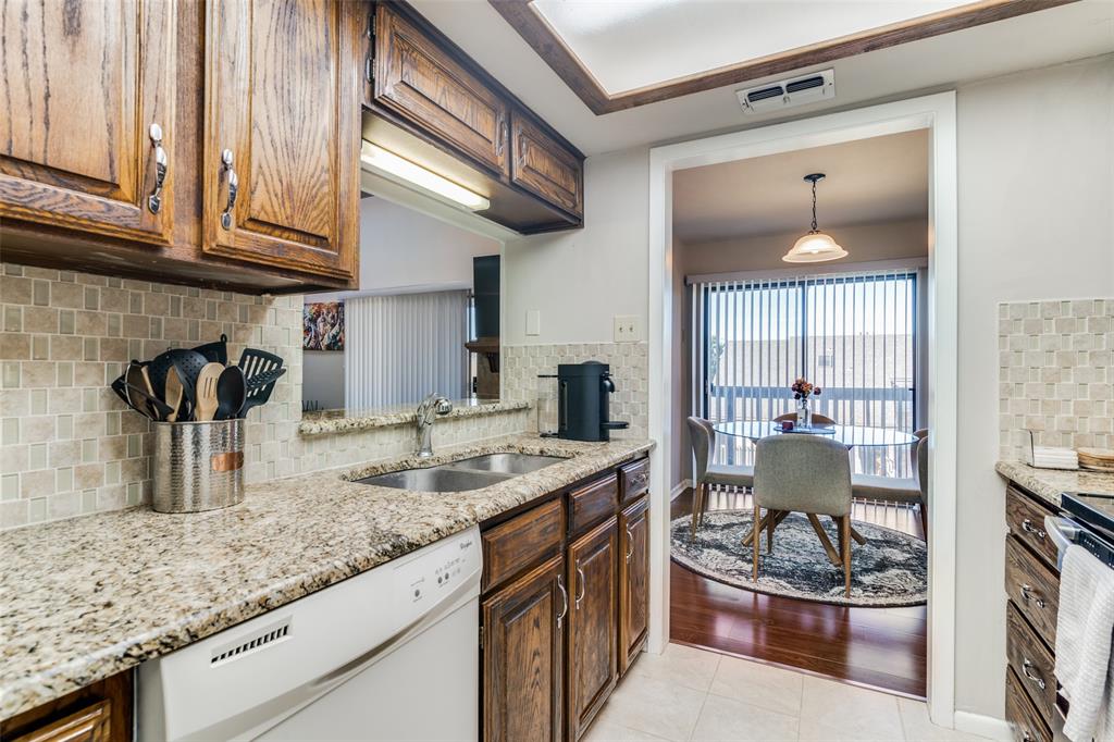 1028 Signal Ridge Place Rockwall, TX 75032 - Photo 5 of 18