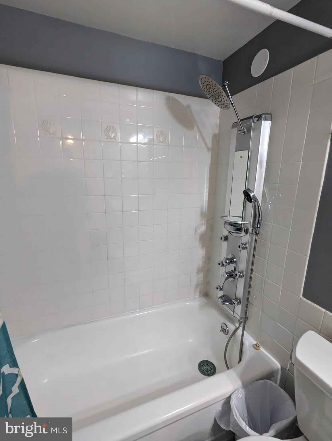5845 Rexford Drive, Unit 721 Springfield, VA 22152 - Photo 14 of 28 hallway bathroom