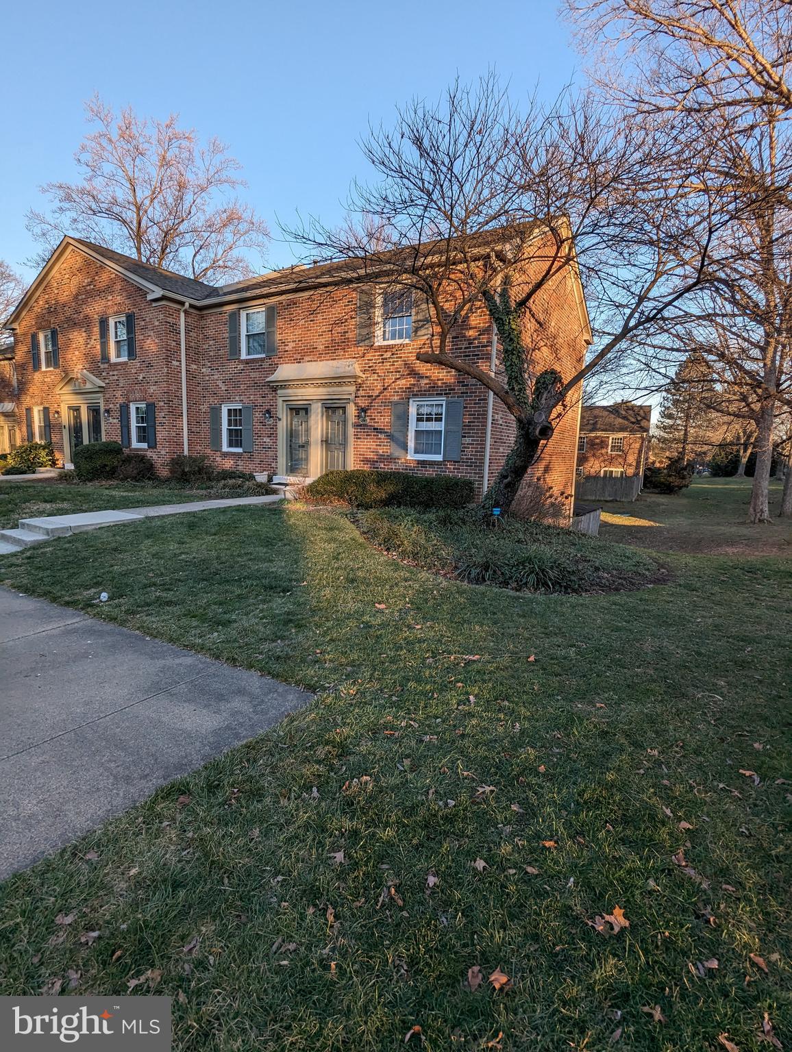 5845 Rexford Drive, Unit 721 Springfield, VA 22152 - Photo 2 of 28 solid all brick construction