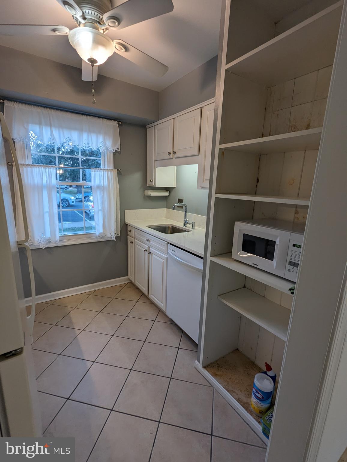5845 Rexford Drive, Unit 721 Springfield, VA 22152 - Photo 4 of 28 quartz counter tops