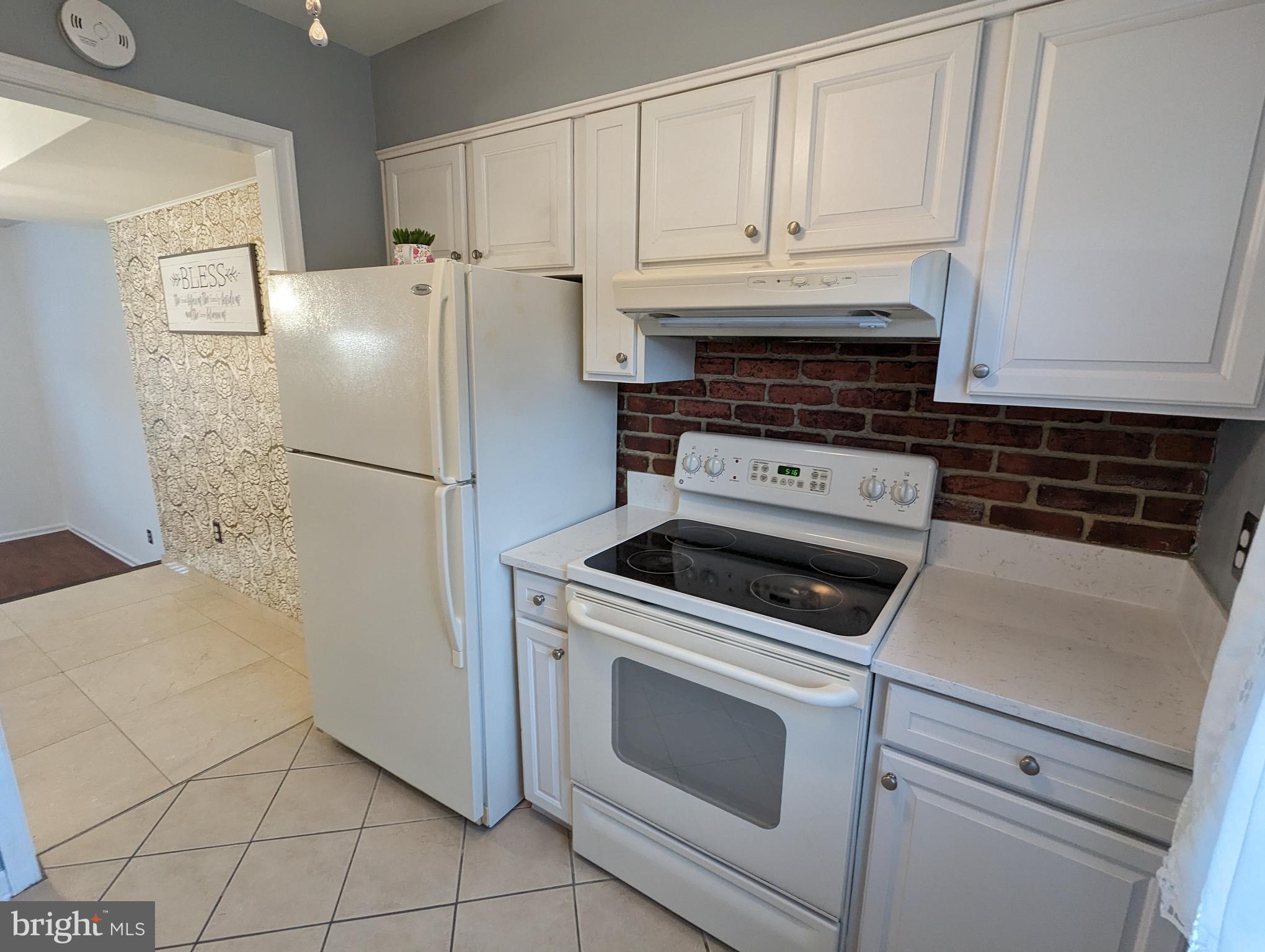 5845 Rexford Drive, Unit 721 Springfield, VA 22152 - Photo 6 of 28 granite flooring