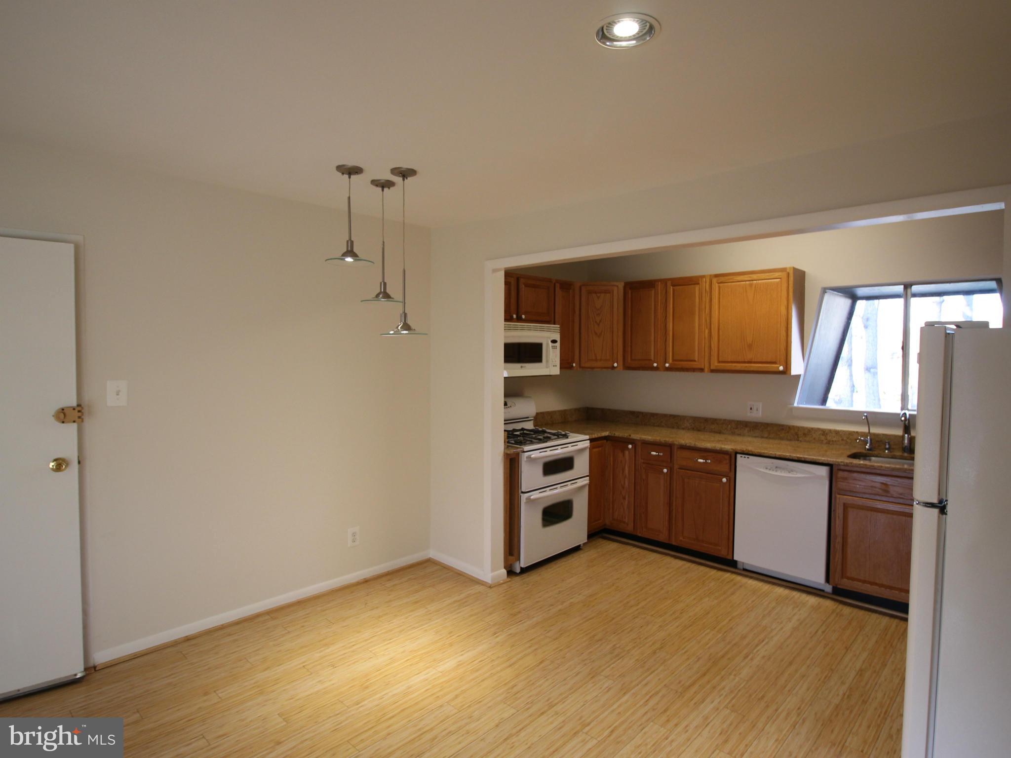 11627 Vantage Hill Road, Unit 21B Reston, VA 20190 - Photo 3 of 10 Interior (General)