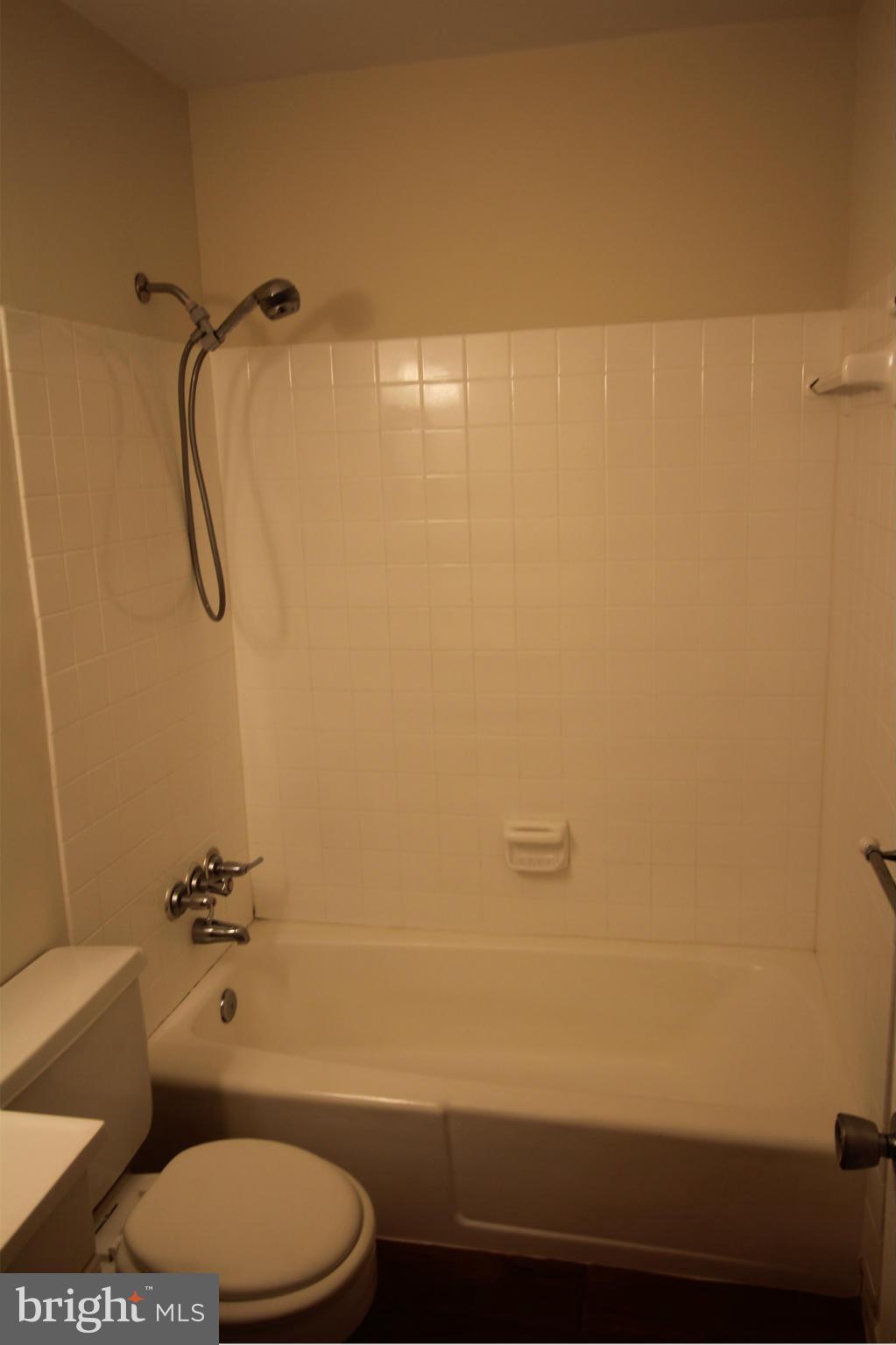 11627 Vantage Hill Road, Unit 21B Reston, VA 20190 - Photo 9 of 10 Bath