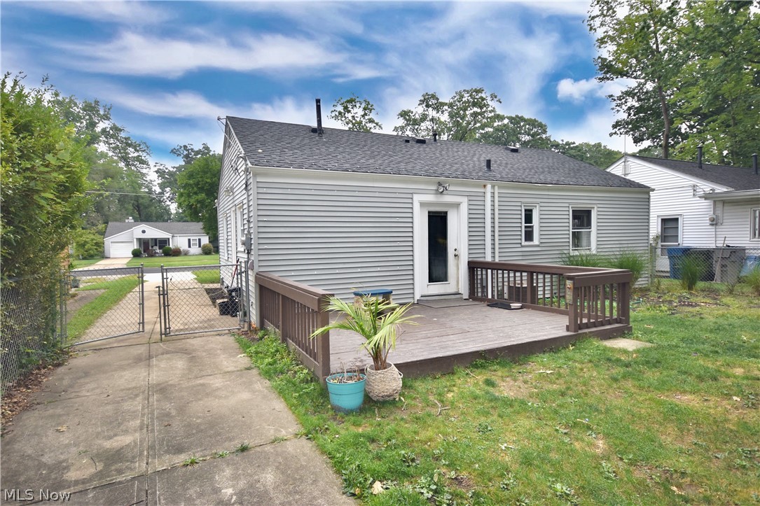26719 Knickerbocker Road Bay Village, OH 44140 - Photo 24 of 25 Spacious deck off the master bedroom!
