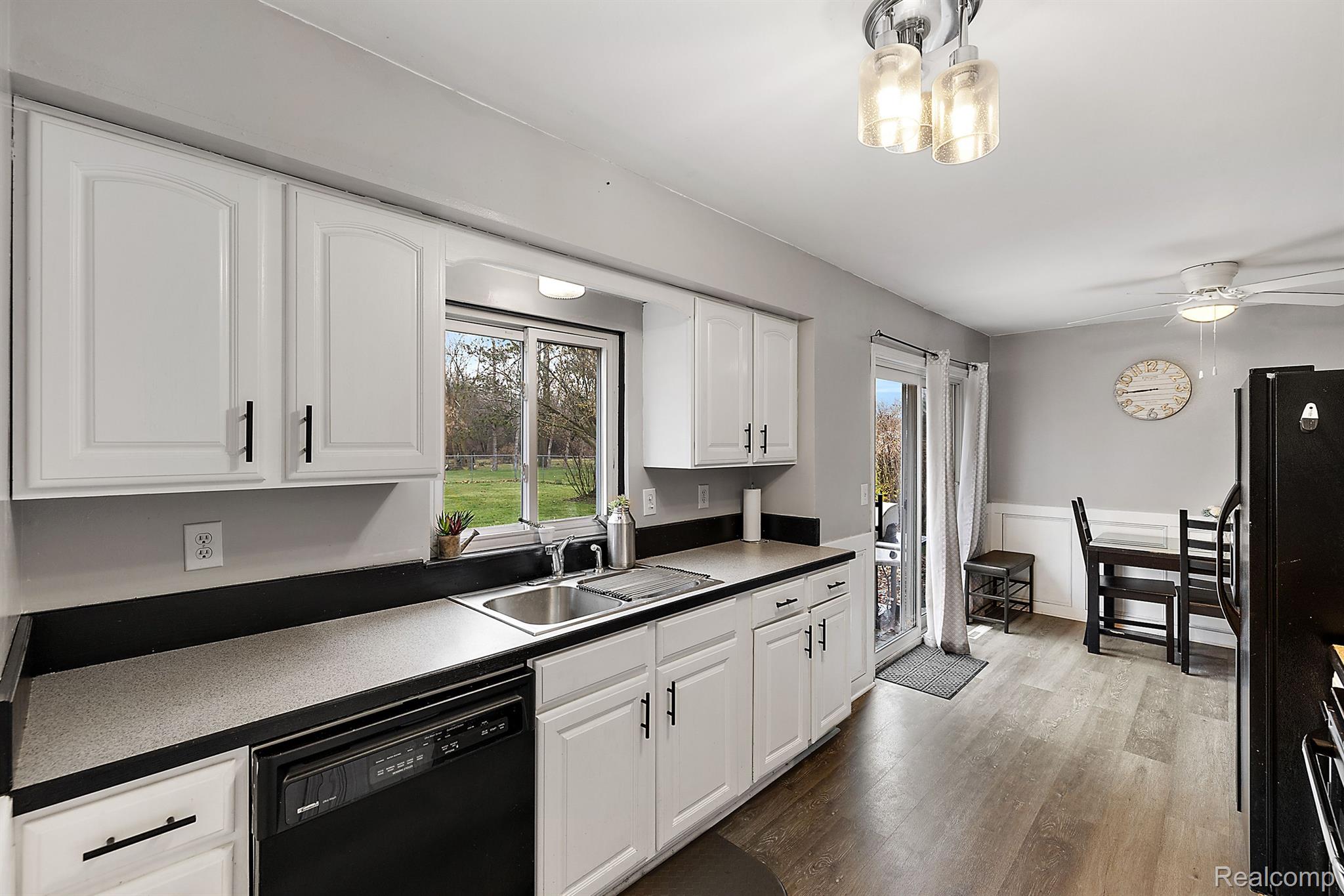 10466 Beecher Road Flushing, MI 48433 - Photo 12 of 37 Gallery Image 12