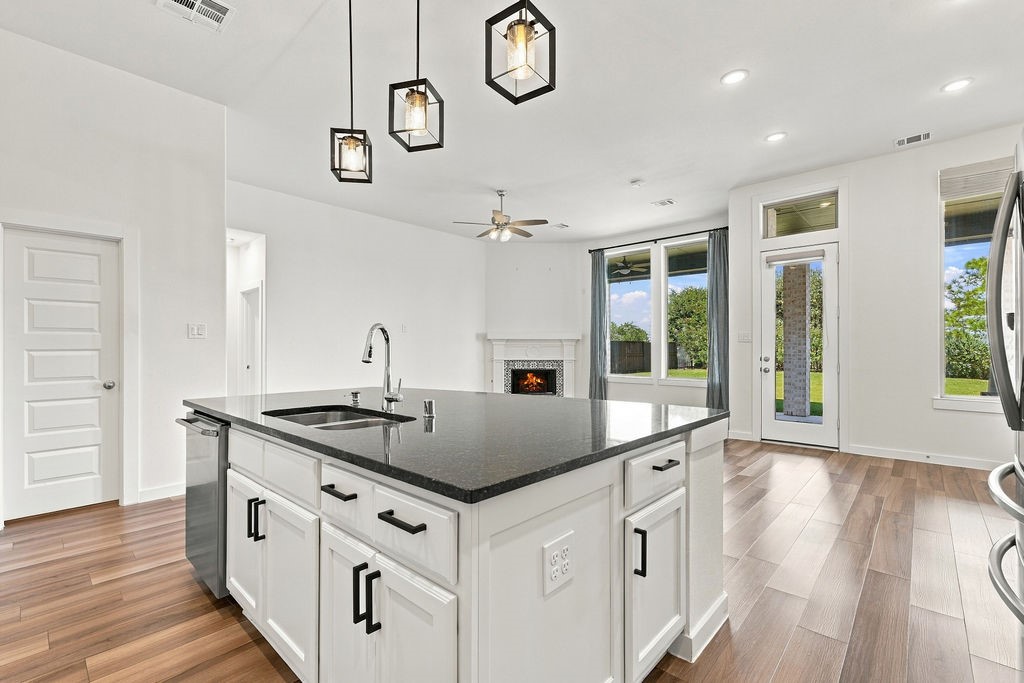4103 Shackleton Court Iowa Colony, TX 77583 - Photo 13 of 50 Gallery Image 13
