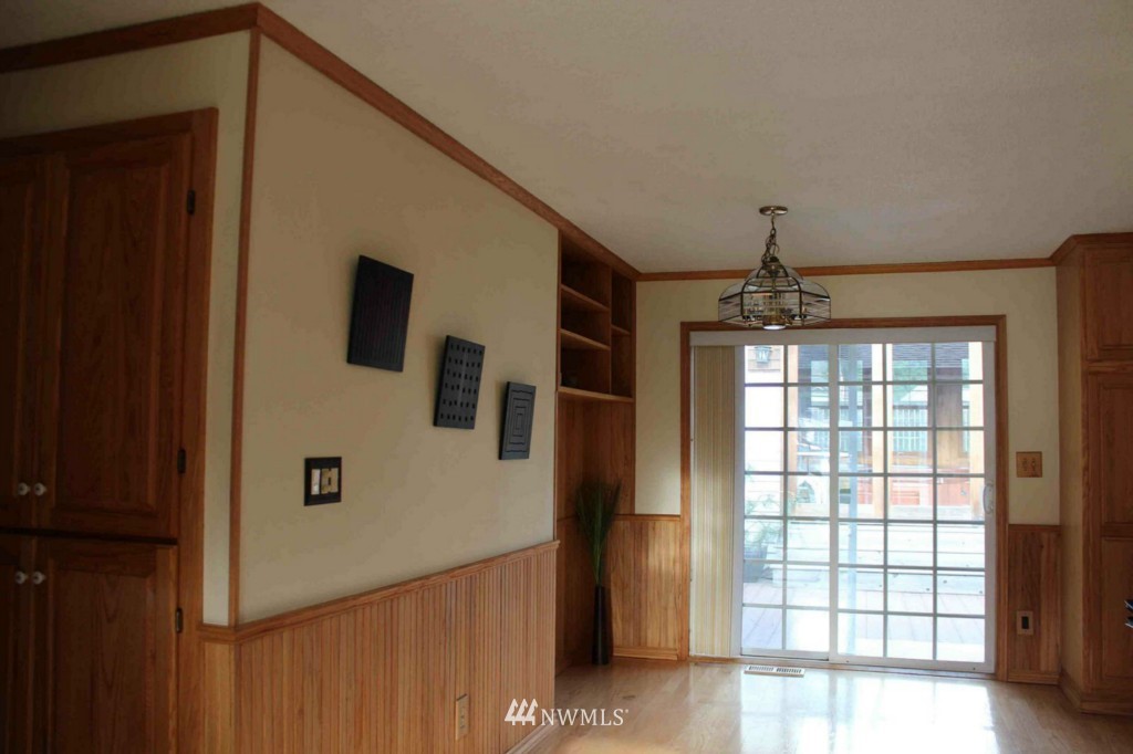 13112 Southeast 150th Street Renton, WA 98058 - Photo 3 of 15 Gallery Image 3