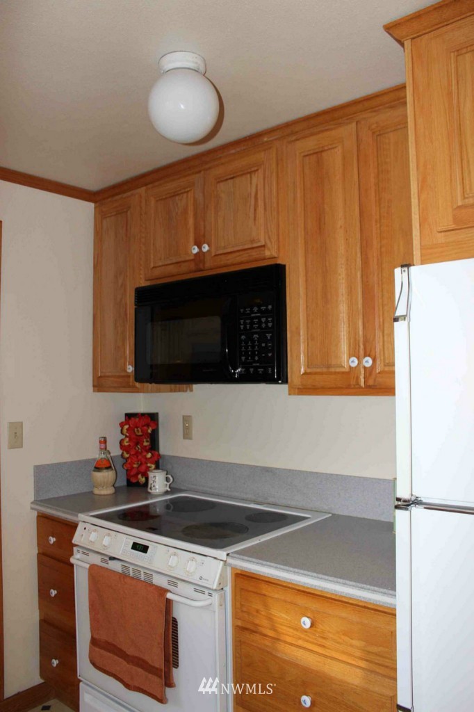 13112 Southeast 150th Street Renton, WA 98058 - Photo 5 of 15 Gallery Image 5