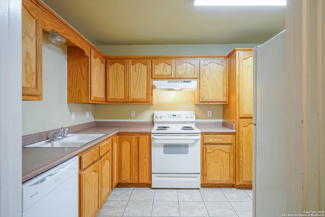 $1,400 | 1045 Misty Acres Drive, New Braunfels, TX 78130