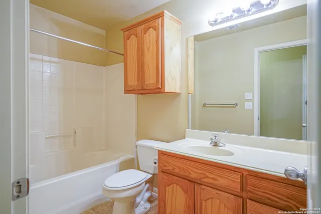 $1,400 | 1045 Misty Acres Drive, New Braunfels, TX 78130