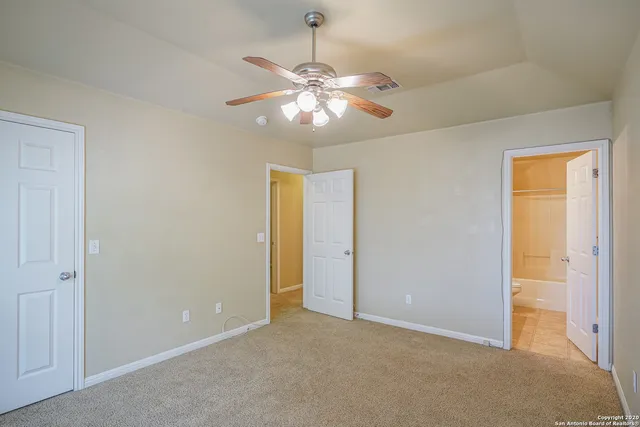 $1,400 | 1045 Misty Acres Drive, New Braunfels, TX 78130