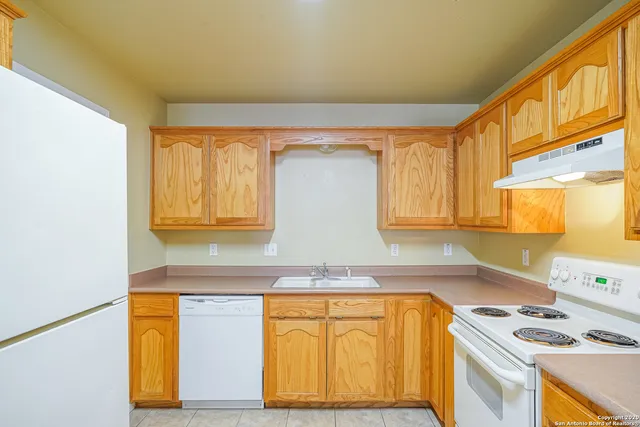 $1,400 | 1045 Misty Acres Drive, New Braunfels, TX 78130