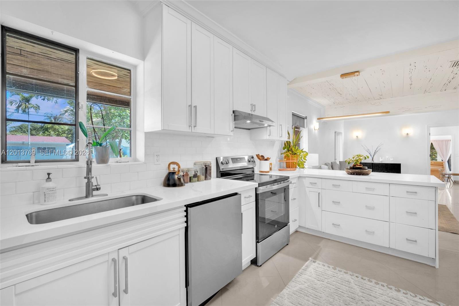 470 Northeast 113th Street, Unit 1 Miami, FL 33161 - Photo 13 of 56