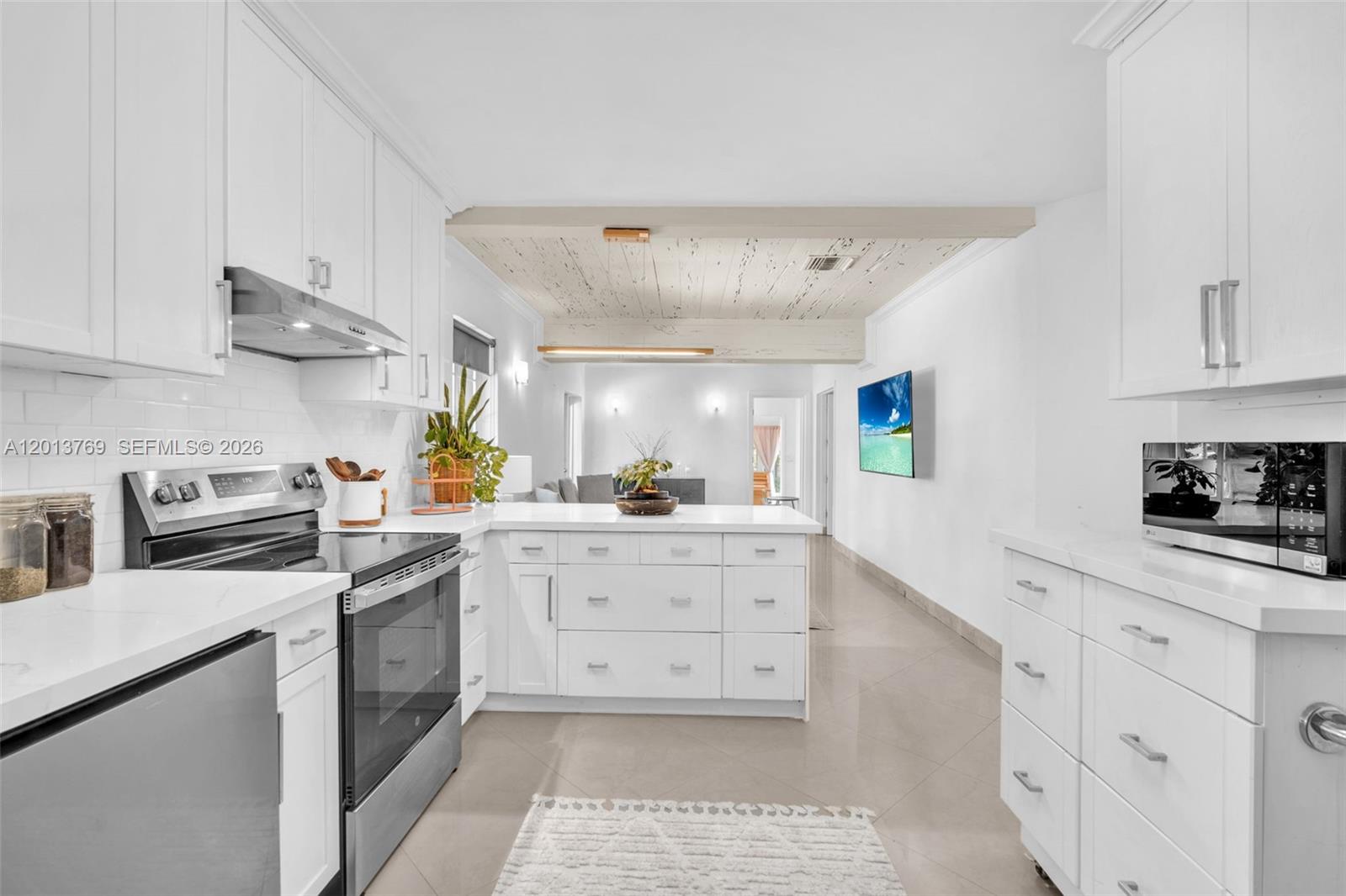 470 Northeast 113th Street, Unit 1 Miami, FL 33161 - Photo 15 of 56