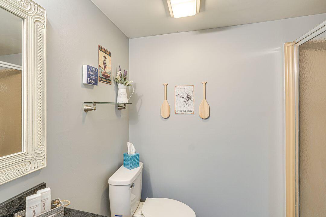 1101 Passover Road, Unit R2 Osage Beach, MO 65065 - Photo 21 of 39 Guest Bath