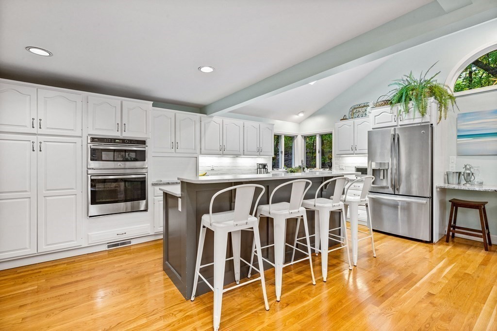 4 Autumn Circle Hingham, MA 02043 - Photo 17 of 38