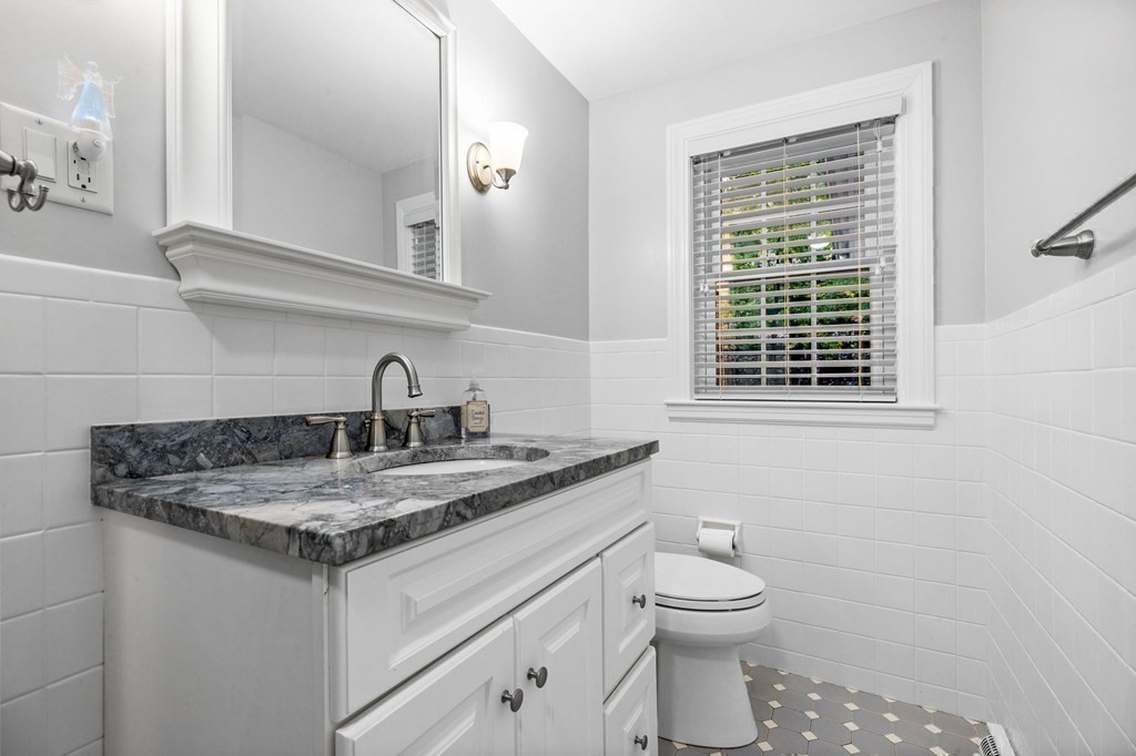 4 Autumn Circle Hingham, MA 02043 - Photo 25 of 38