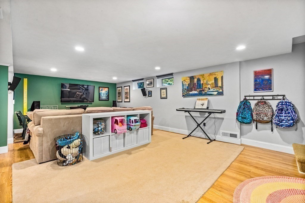 4 Autumn Circle Hingham, MA 02043 - Photo 27 of 38